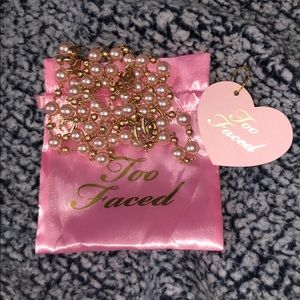 NWT! Too Faced Limited Edition Pearl Logo Necklace